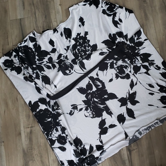 Black and white flutter sleeve tunic - Picture 4 of 5